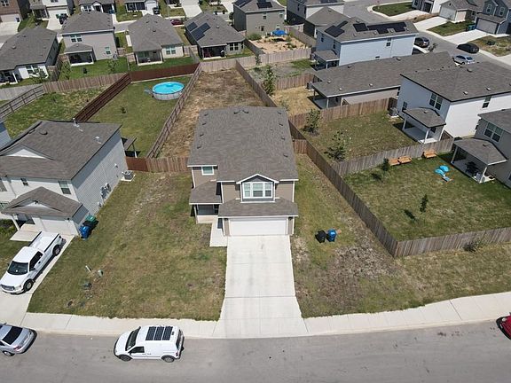 3rd image of 543 Retama Pl