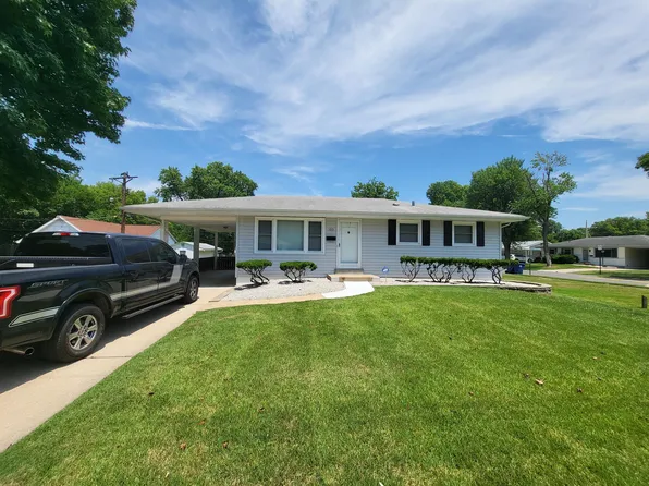 1015 Lindsay Ln, Florissant, MO 63031