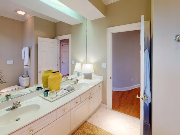 1141 Dilworth Crescent Row, Charlotte, NC 28203