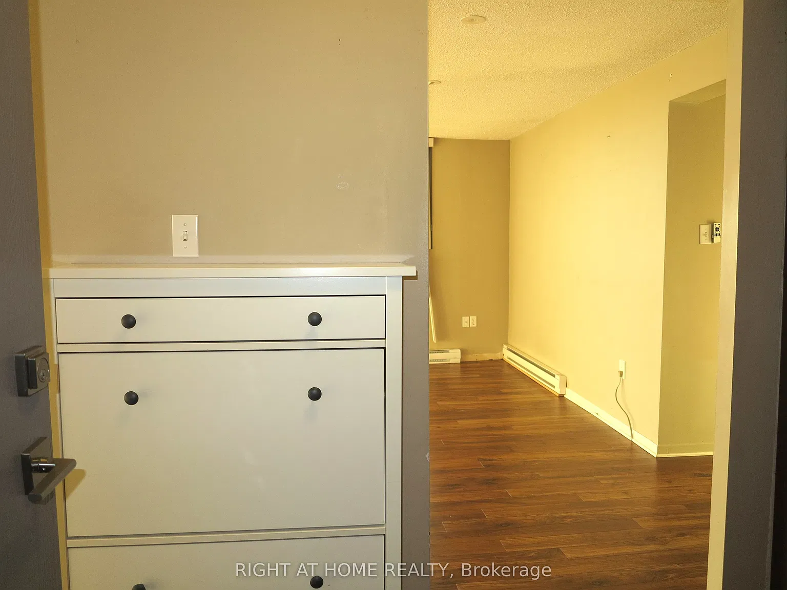 1 bed, $1,600 — Photo 2