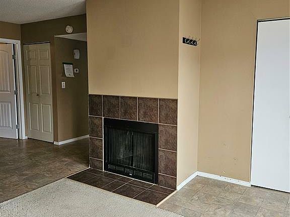 5th image of 517 Albert St #110