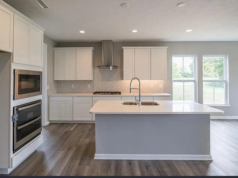 6837 Vail Ct — Photo 8