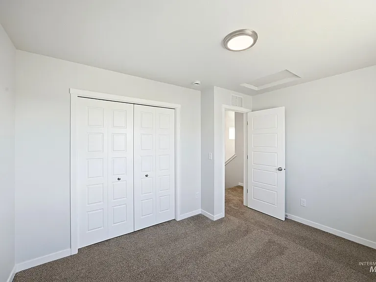 10863 Greensboro St — Photo 19
