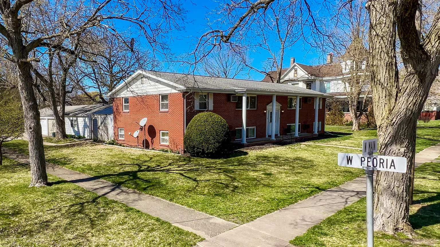 301 N Main Ave photo 1