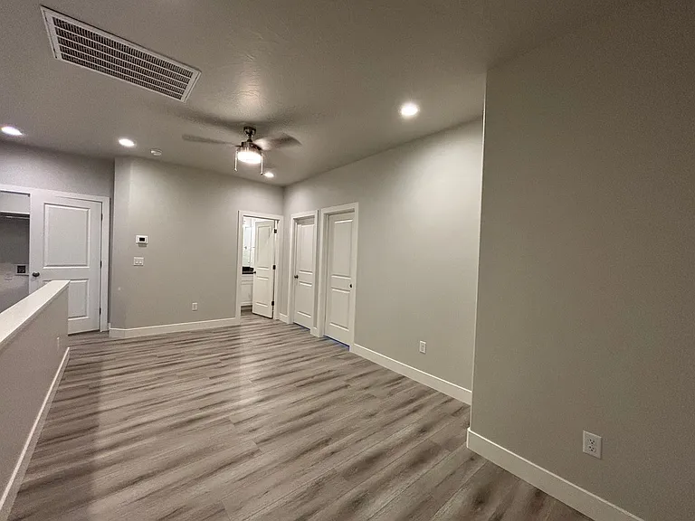 1073 S 4380 W — Photo 36