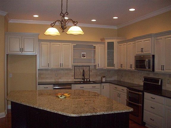 2nd image of 100 Creekridge