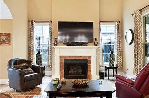 4th image of 3924 Acadian Village Dr
