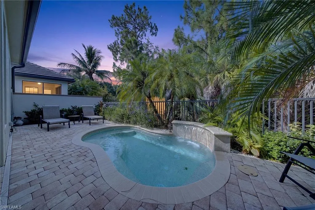 3 bed, 2.5 bath, 1562 sqft, $10,500 — Photo 2