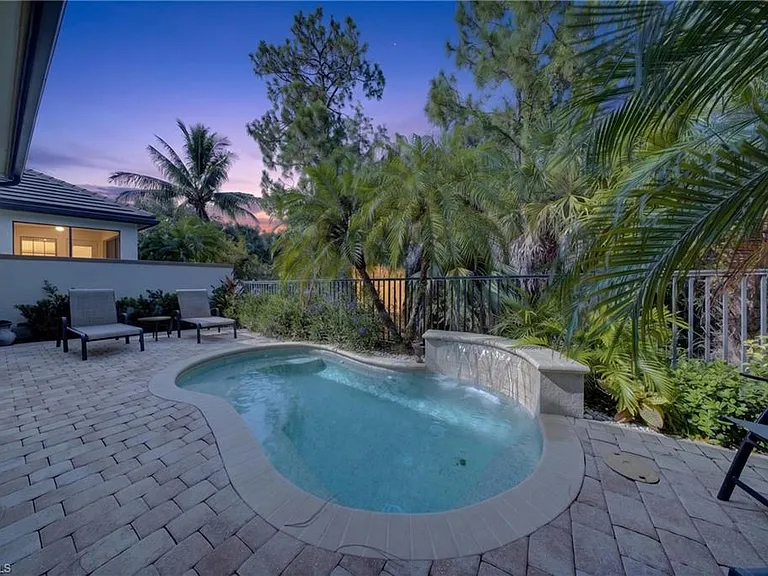 7890 Allende Ln — Photo 2
