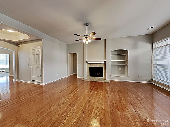 3rd image of 271 Monarch Village Way