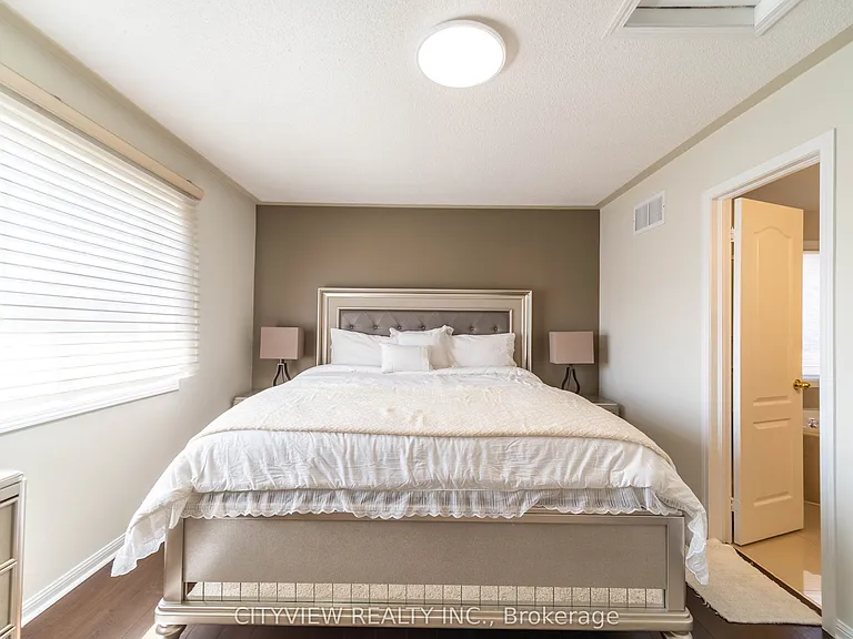 2330 Grand Oak Trl — Photo 29