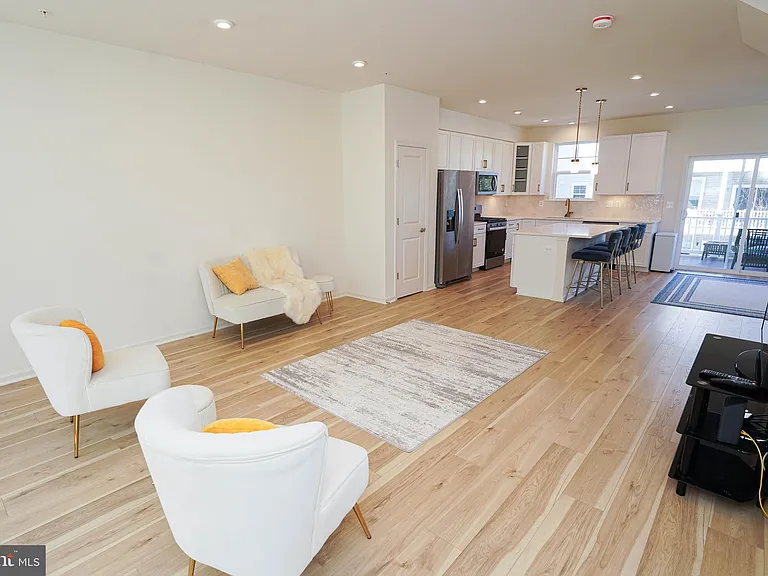 414 Waterfield Ct — Photo 27