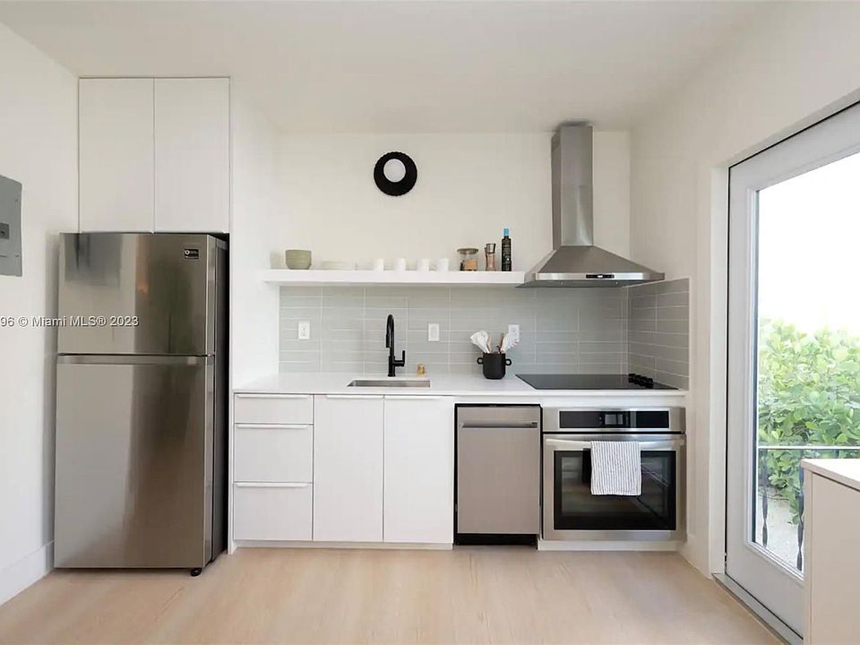 1st image of 436 NE 64th St #1