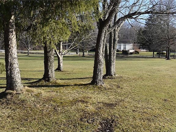 3rd image of 14872 Russell Ln