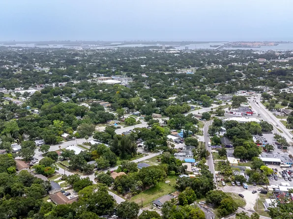 2004 Easter Avenue, Fort Pierce, FL 34950