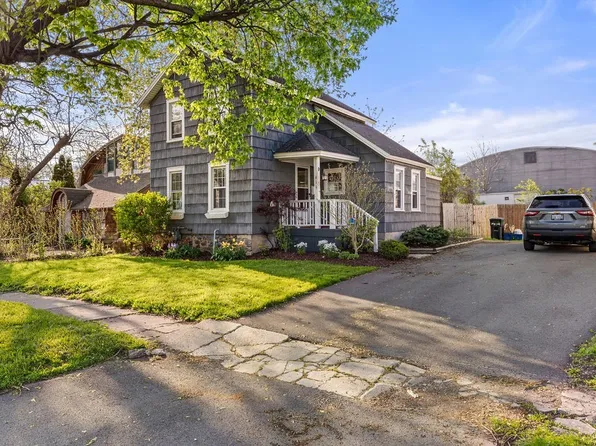 111 E 2nd St, East Syracuse, NY 13057