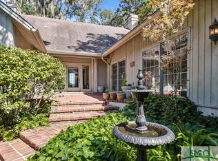 2 Fore Royal Cir, Savannah, GA 31411