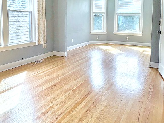 4th image of 3927 N Whipple St #2
