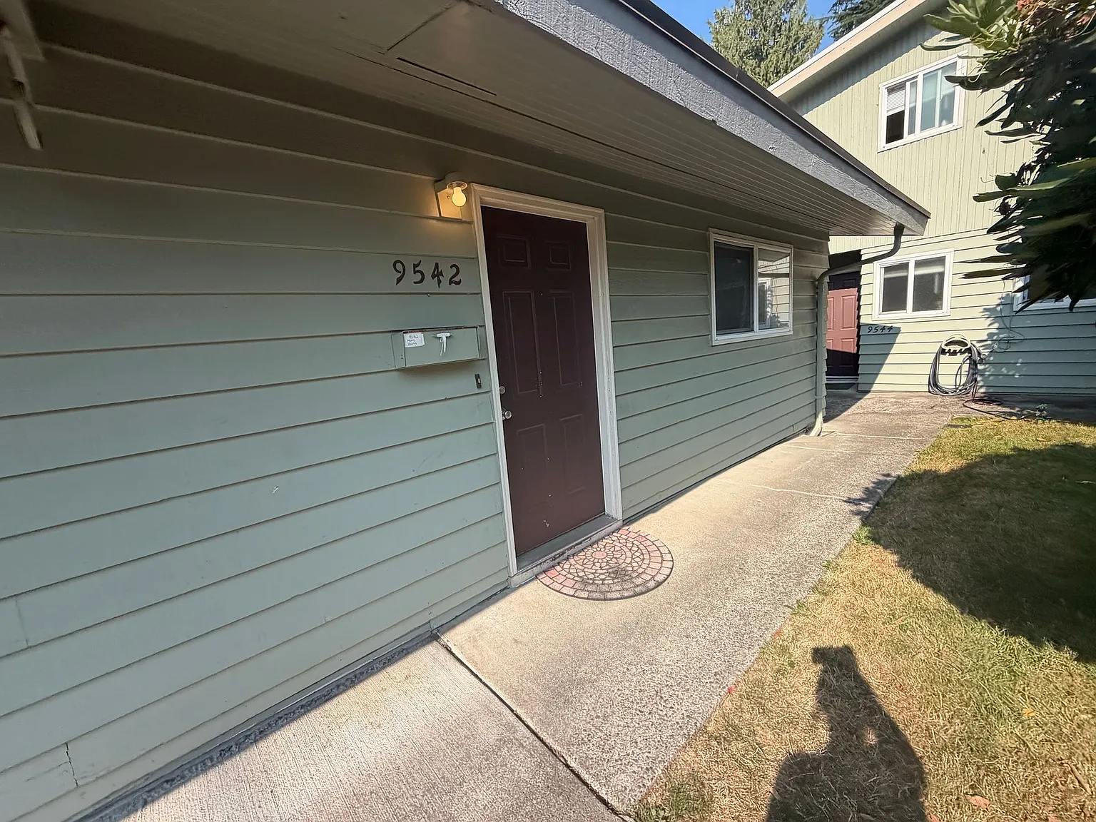 SEA 9542 8th Ave — Photo 3