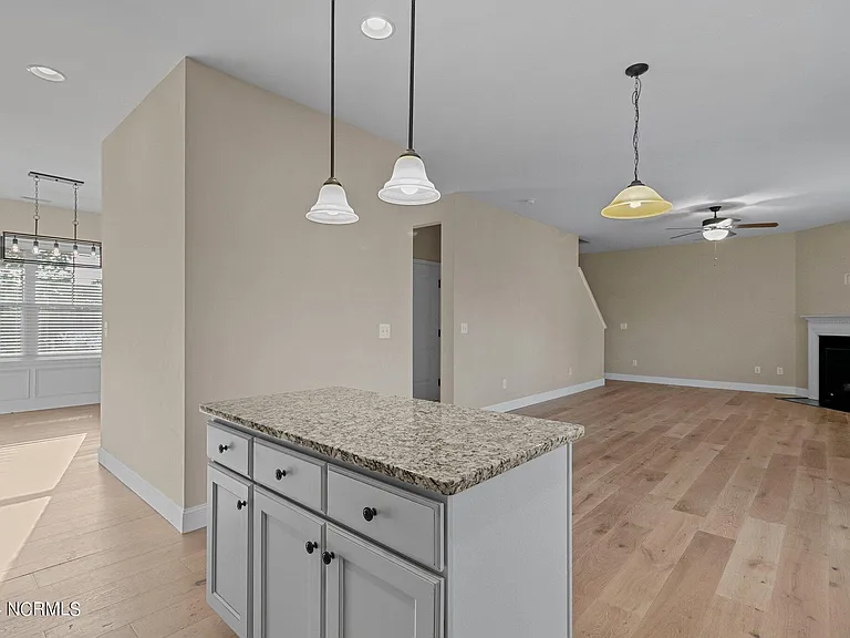 204 Sandy Springs Rd — Photo 12