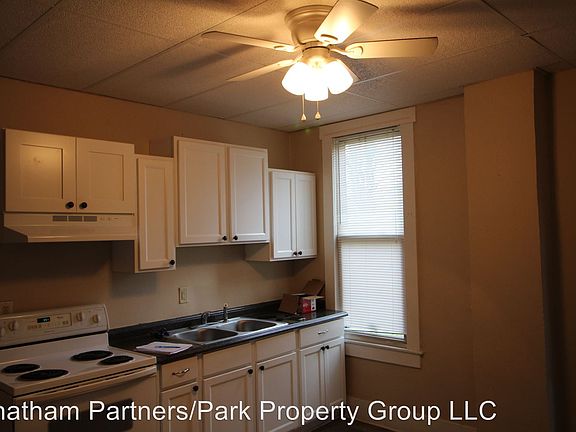 2nd image of 806 Saint Clair Ave