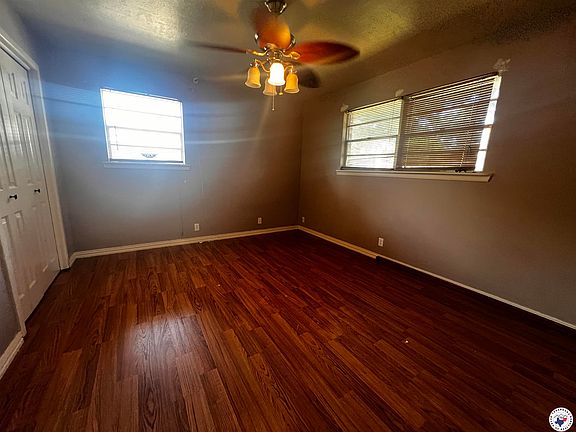 2nd image of 815 Hawkins Ave