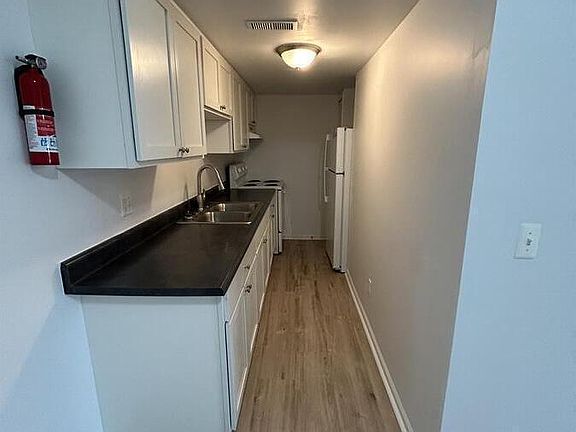 5th image of 723 Green Rd APT 236