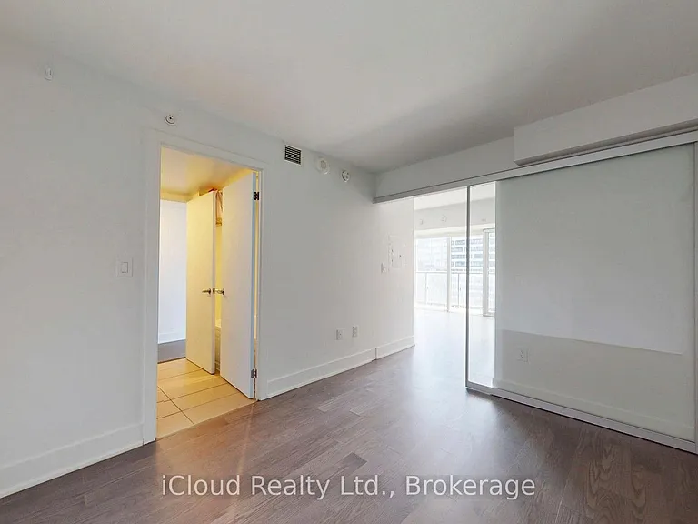 955 Bay St #2818 — Photo 19