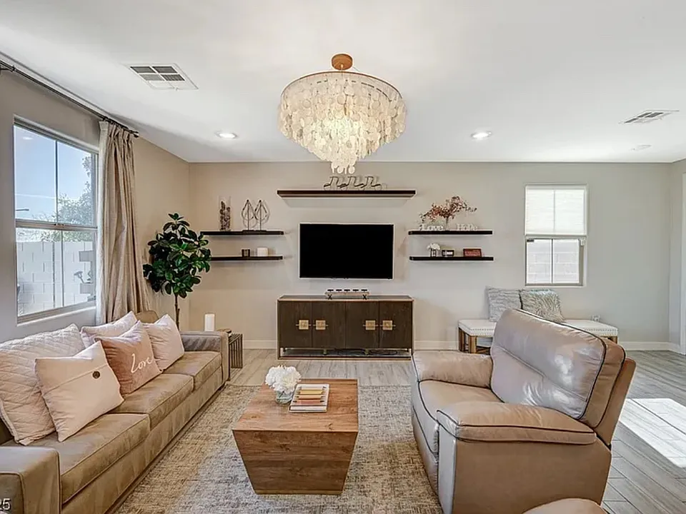 Indian Cedar Dr