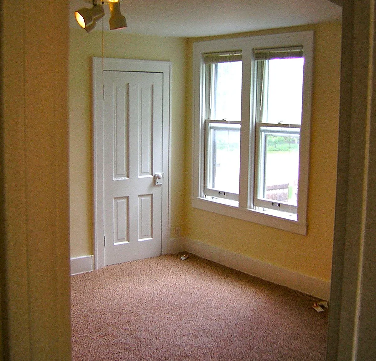 1 bed, 650 sqft, $1,200 — Photo 1