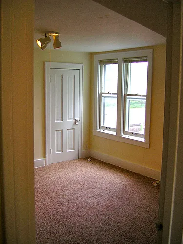 527 Hall Ave #3 Photo 1