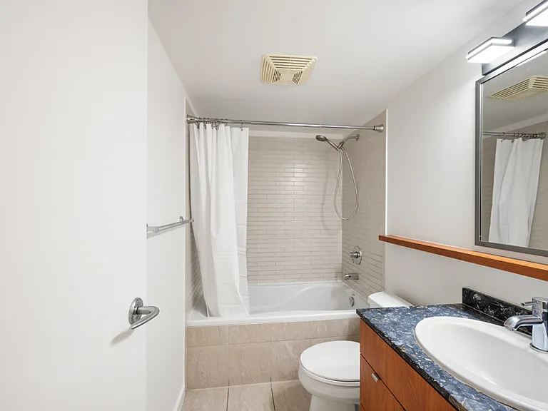 822 Seymour St — Photo 11