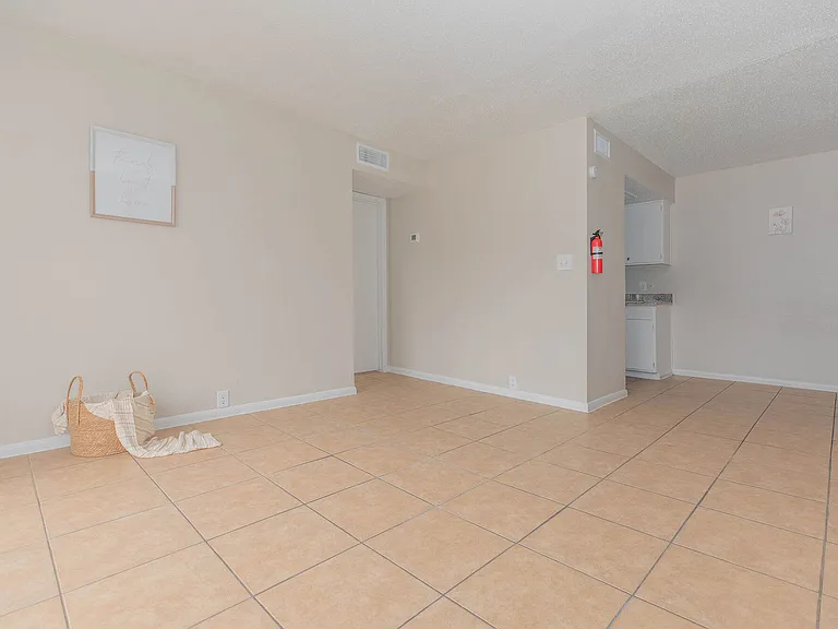 Southern Oaks Apartments — Photo 19