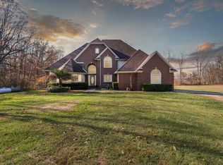 23720 Otter Rd, New Boston, MI 48164