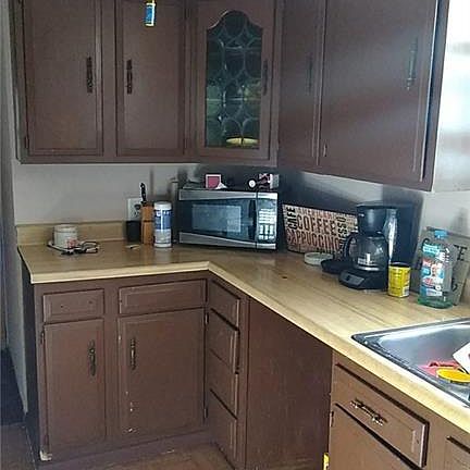3rd image of 13612 Sprecher Ave