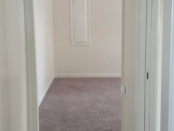 3rd image of 4329 E Ocean Blvd APT B