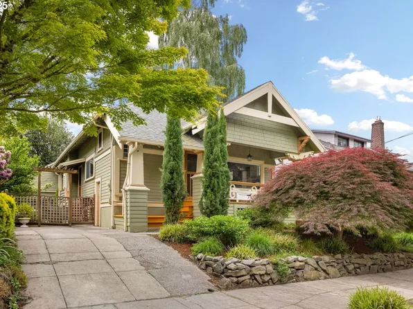 3438 SE Caruthers St, Portland, OR 97214