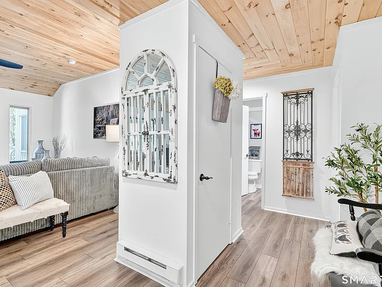 401 Heritage Vlg #B — Photo 22