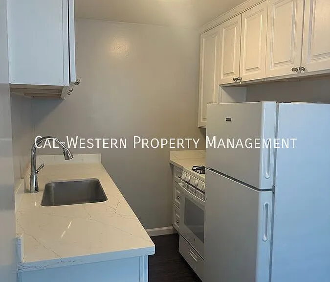 395 S 4th St #4 — Photo 1