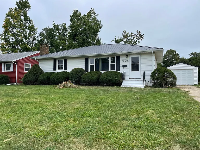1580 James Dr — Photo 1