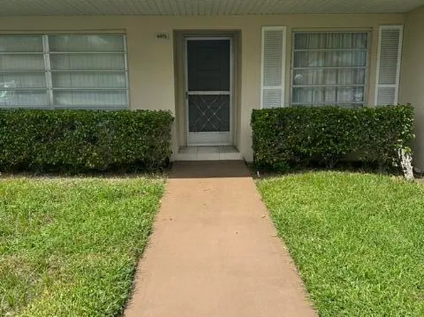 8875 WARWICK Drive, Boca Raton, FL 33433