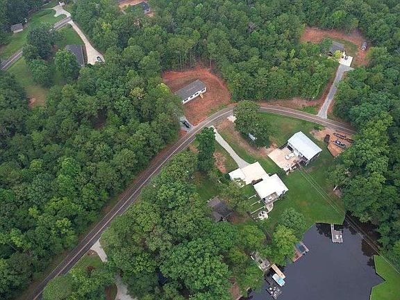 2nd image of 230 Thomas Dr