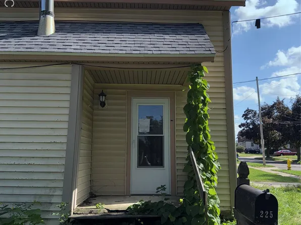 225 Burr Oak St NE, Grand Rapids, MI 49505