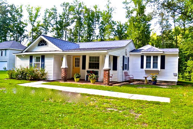 1st image of 134 River Dr