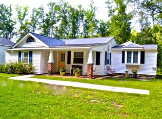 134 River Dr, Hartfield, VA 23071