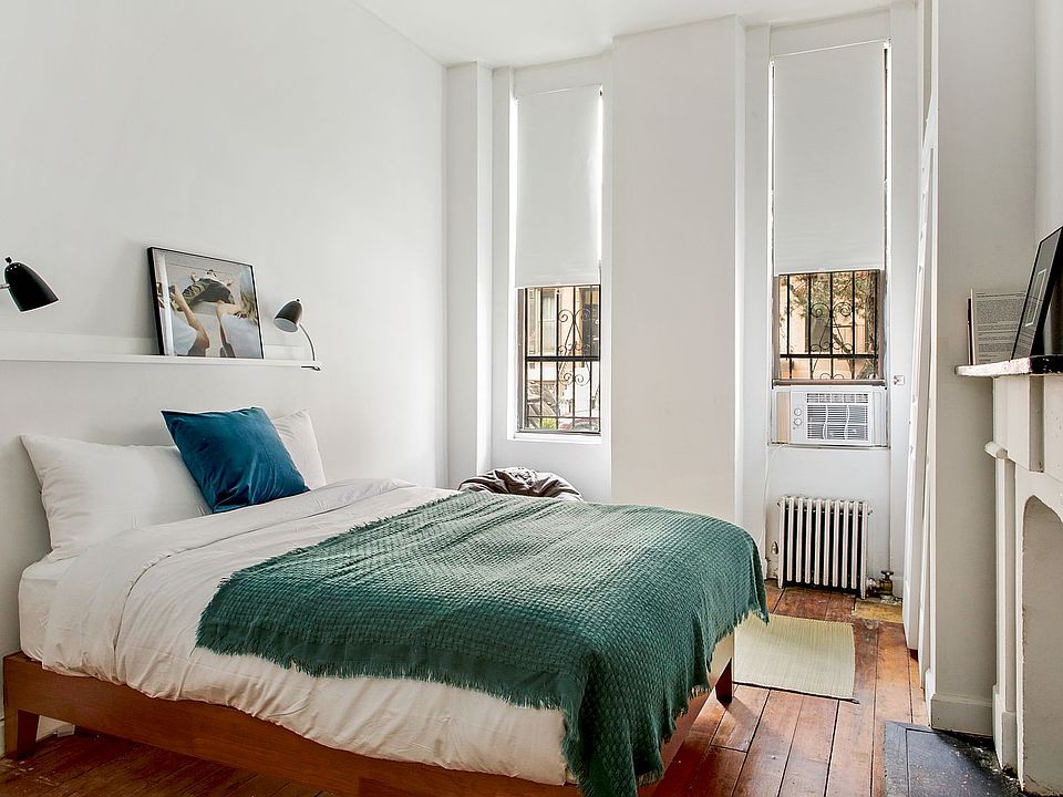 1st image of 160 E 107th St APT 1
