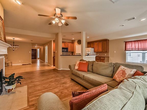 4th image of 11730 Champions Walk Ln