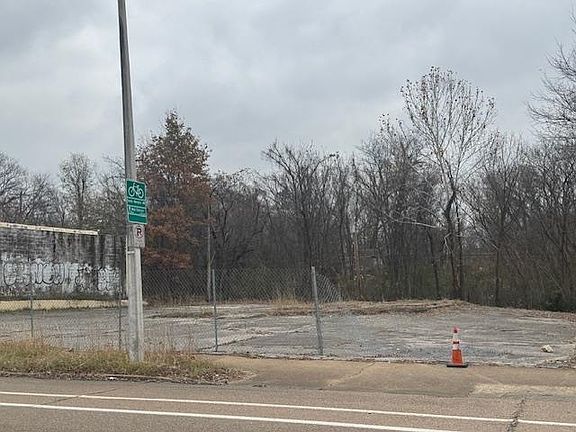 3rd image of 583 E East H Crump Blvd Lot 2 & 3
