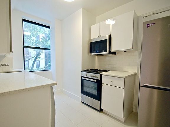 3rd image of 639 W 173rd St APT 2D