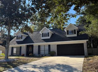 1711 Seacliffe Dr, Gautier, MS 39553